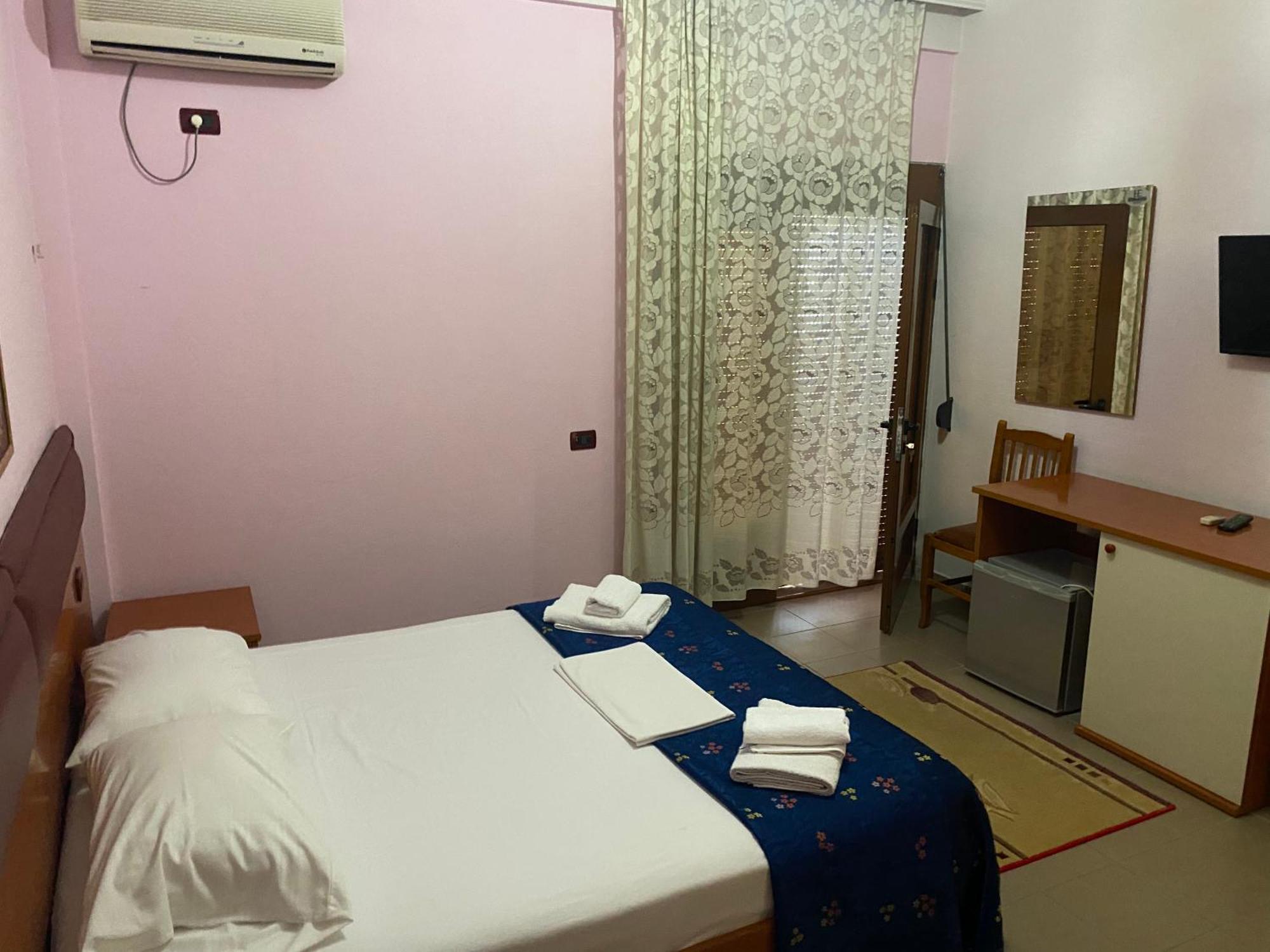 Hotel Edland Vlorë Εξωτερικό φωτογραφία