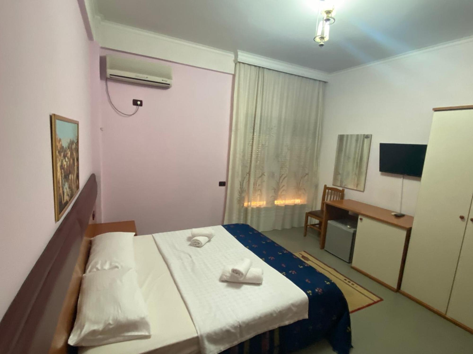 Hotel Edland Vlorë Εξωτερικό φωτογραφία