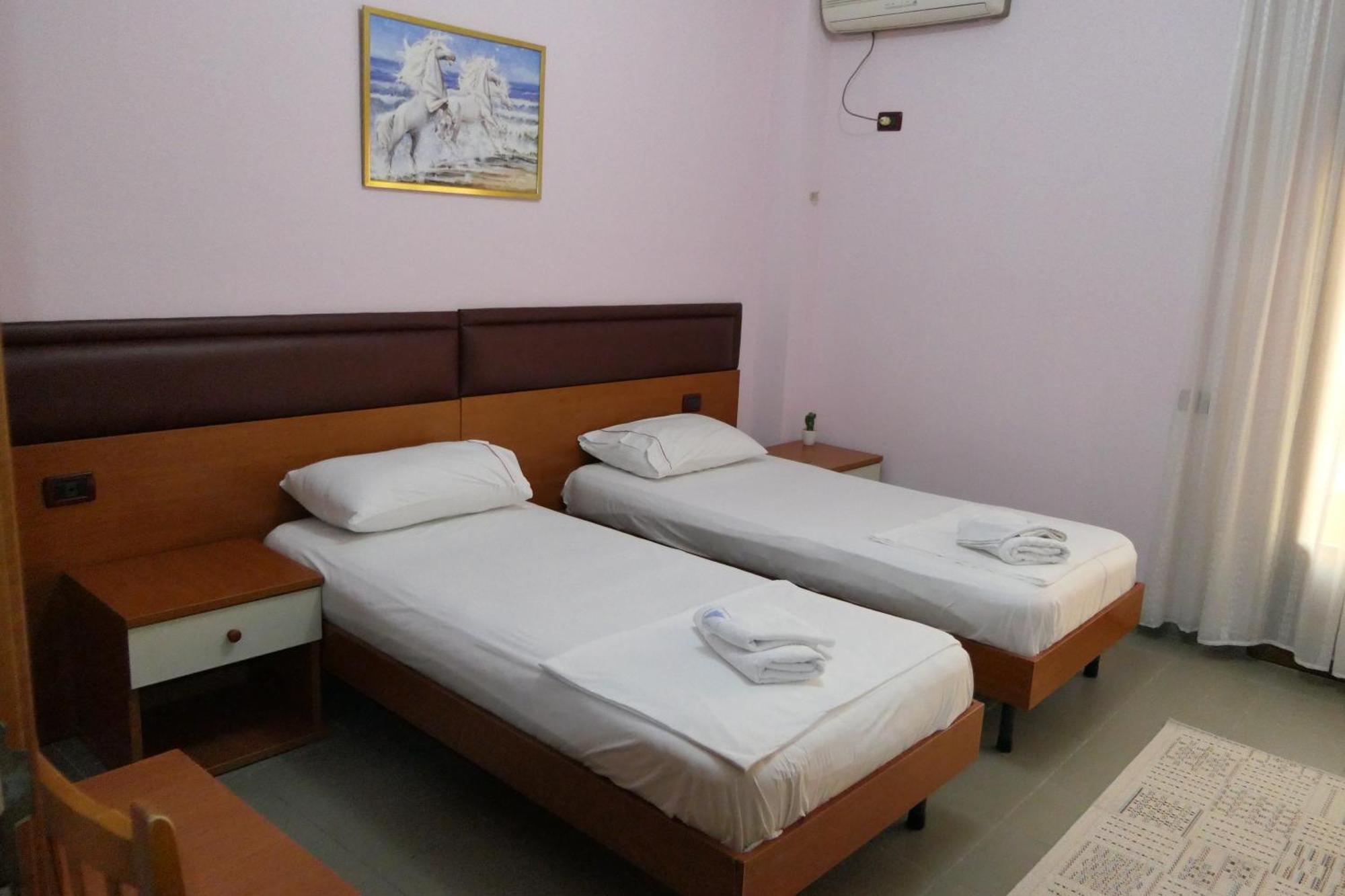 Hotel Edland Vlorë Εξωτερικό φωτογραφία