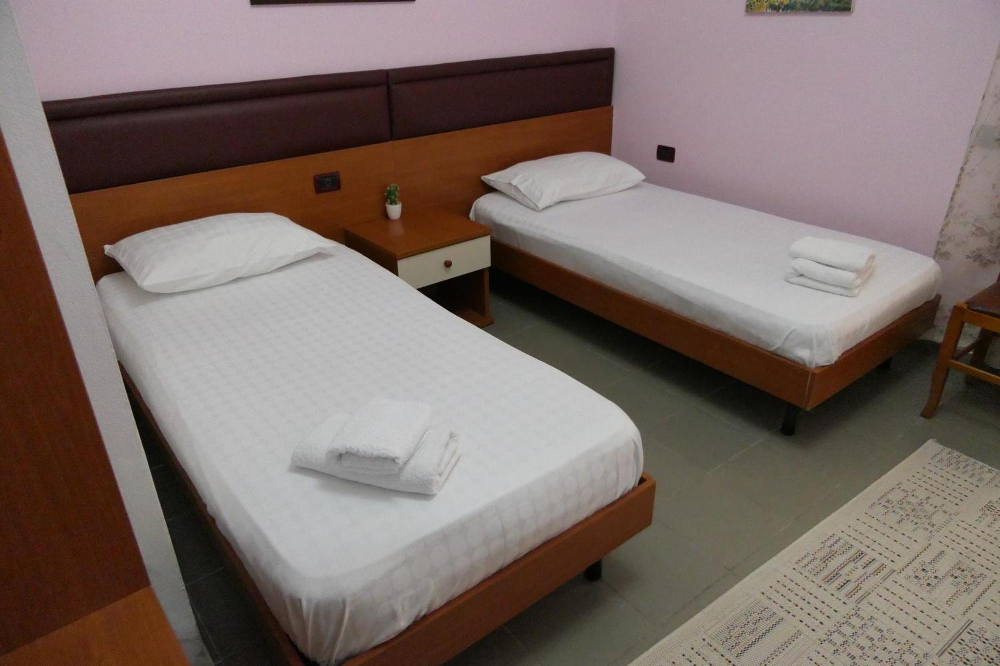 Hotel Edland Vlorë Εξωτερικό φωτογραφία