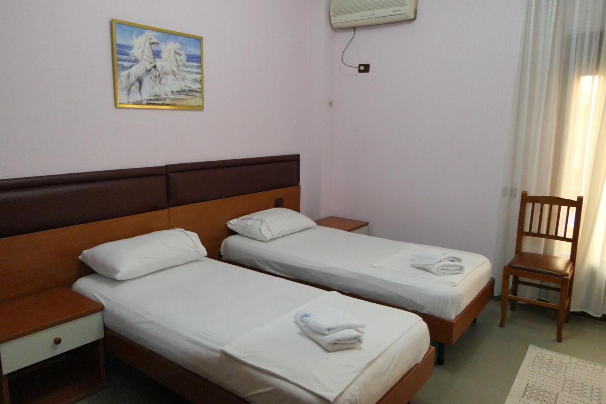 Hotel Edland Vlorë Εξωτερικό φωτογραφία